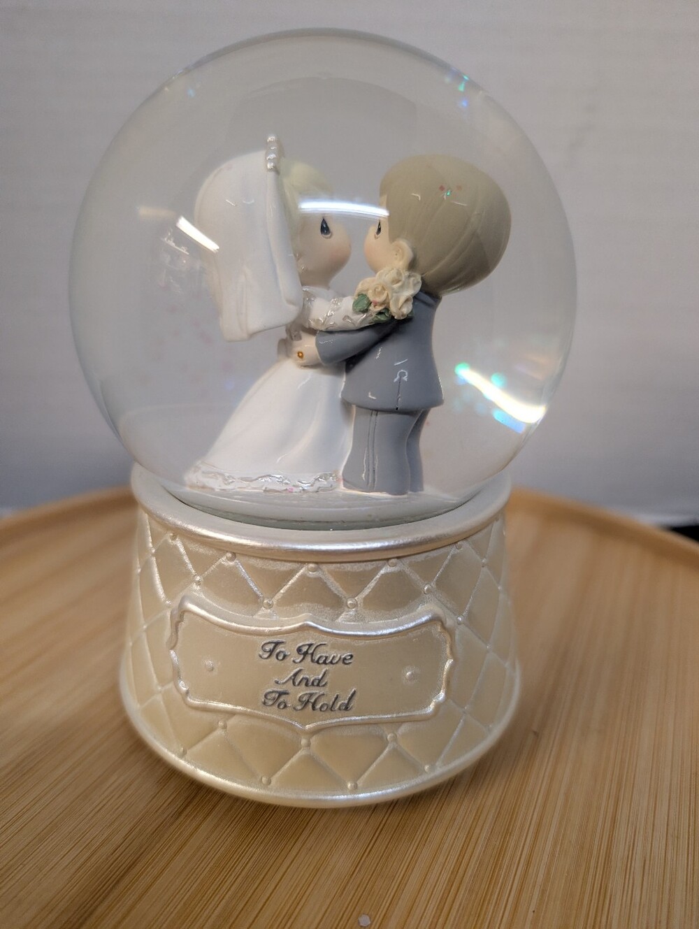 2008 Precious Moments Figures Bride And Groom Wedding Musical Snow Globe